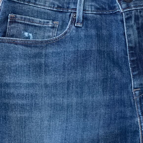 NWT, Levi's Women’s Distressed Mid Rise Skinny Jeans, Size 32/30 - Picture 2 of 9